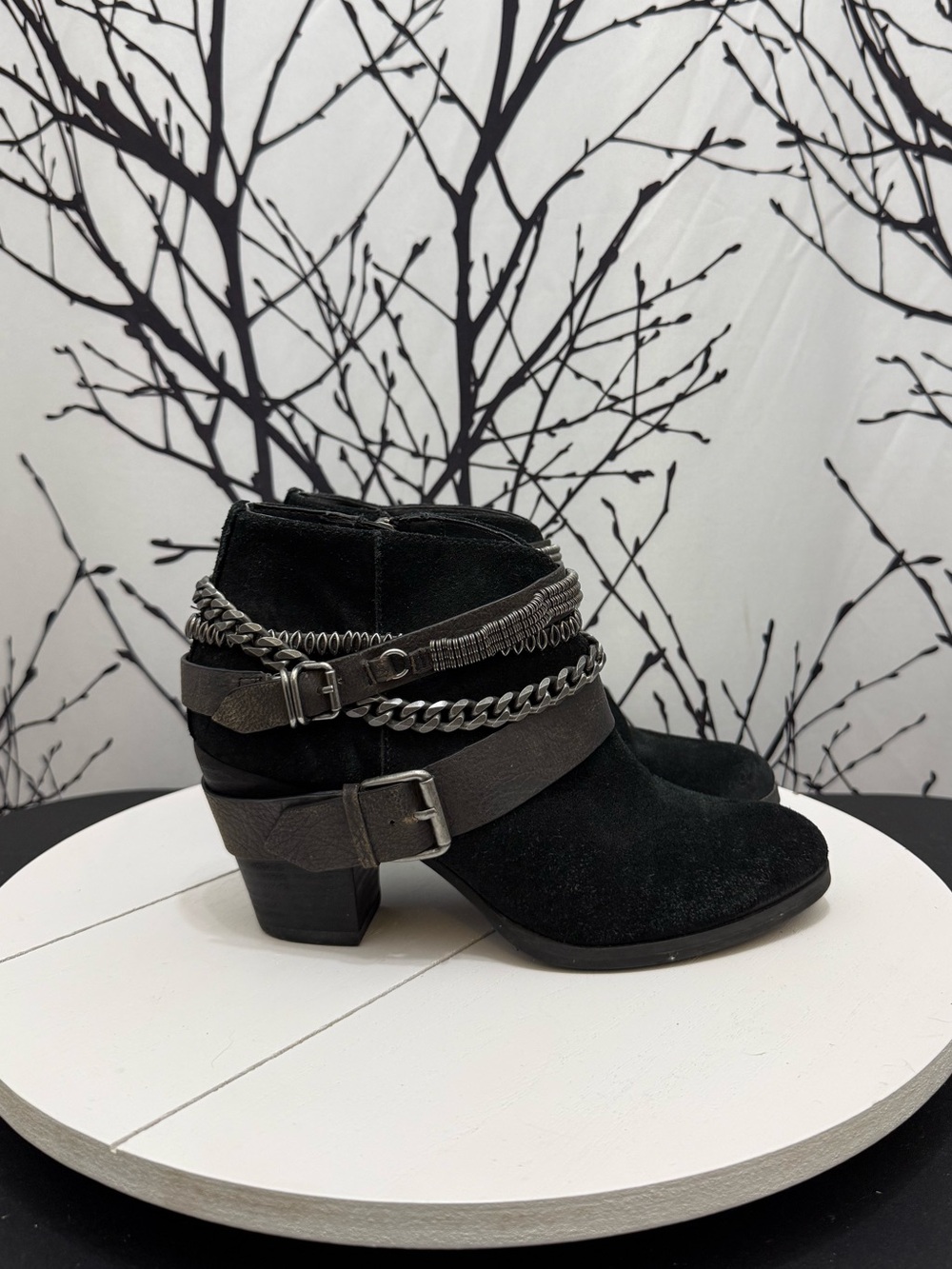 Trouve Bristol Womens Chained Ankle Boots 7.5 Black Suede Leather Bootie